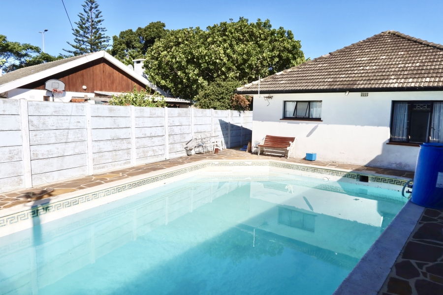 3 Bedroom Property for Sale in Bothasig Western Cape